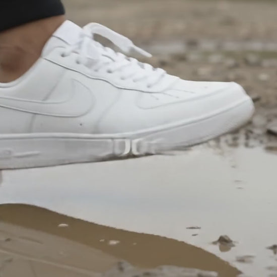 Sneaker Cleaning Combo – Washing Bag + Cleaner